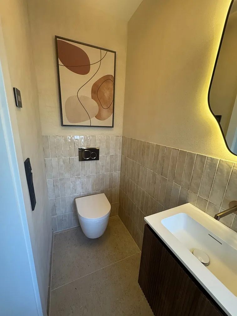 wc 002