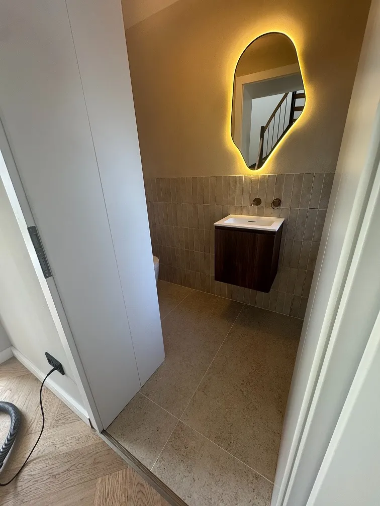 wc 003